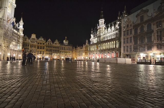 La Grand-Place de Bruxelles illuminée de nuit
